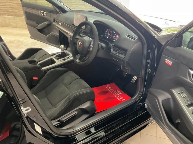 HONDA CIVIC TYPE R RACING BLACK PACKAGE