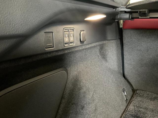 ＲＸ ＲＸ５００ｈ　Ｆスポーツパフォーマンス　ＲＸ５００ｈ　Ｆスポーツパフォーマンス（５名）　ＴＲＤエアロ・スポーツマフラー・ミラーカバー・リアウイング　パノラマルーフ　純正２１インチアルミホイール　輻射ヒーター　デジタルインナーミラー（22枚目）