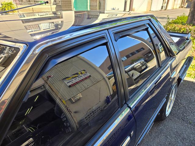 スカイライン ターボGT-E Xエクストラ 走行7万km代/フルエアロ/車高調/エクイップ01/マフラー/TS-X25/当時物momo32Φステアリング/オートワイパー/オーディオデッキ/全塗装/純正部品有/5MT/水中花シフト/L型エンジン(19枚目)