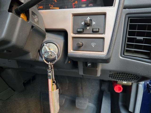 スカイライン ターボGT-E Xエクストラ 走行7万km代/フルエアロ/車高調/エクイップ01/マフラー/TS-X25/当時物momo32Φステアリング/オートワイパー/オーディオデッキ/全塗装/純正部品有/5MT/水中花シフト/L型エンジン(36枚目)