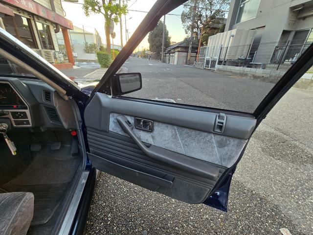 スカイライン ターボGT-E Xエクストラ 走行7万km代/フルエアロ/車高調/エクイップ01/マフラー/TS-X25/当時物momo32Φステアリング/オートワイパー/オーディオデッキ/全塗装/純正部品有/5MT/水中花シフト/L型エンジン(39枚目)