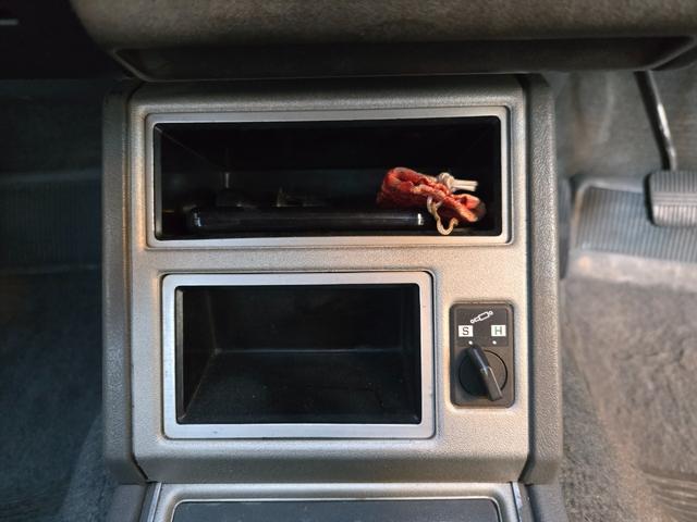 スカイライン ターボGT-E Xエクストラ 走行7万km代/フルエアロ/車高調/エクイップ01/マフラー/TS-X25/当時物momo32Φステアリング/オートワイパー/オーディオデッキ/全塗装/純正部品有/5MT/水中花シフト/L型エンジン(41枚目)