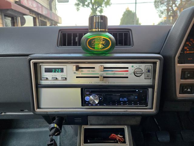 スカイライン ターボGT-E Xエクストラ 走行7万km代/フルエアロ/車高調/エクイップ01/マフラー/TS-X25/当時物momo32Φステアリング/オートワイパー/オーディオデッキ/全塗装/純正部品有/5MT/水中花シフト/L型エンジン(42枚目)