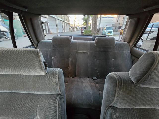 スカイライン ターボGT-E Xエクストラ 走行7万km代/フルエアロ/車高調/エクイップ01/マフラー/TS-X25/当時物momo32Φステアリング/オートワイパー/オーディオデッキ/全塗装/純正部品有/5MT/水中花シフト/L型エンジン(46枚目)