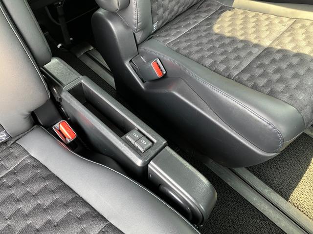 ヴォクシー 　１０．５インチディスプレイオーディオプラス　ＣＤ／ＤＶＤ　ＥＴＣ２．０　ドライブレコーダー　新車保証継承（48枚目）