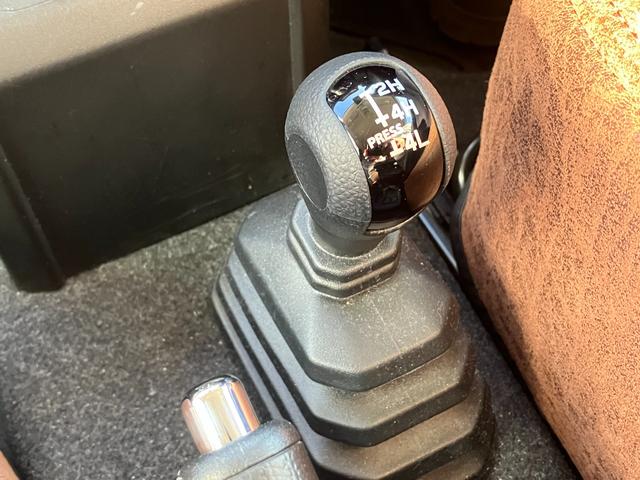 ジムニー ＸＣ　ダムドエアロ　パナソニックナビ　ＥＴＣ　ＤＥＡＮホイール　ラゲッジネット　シートカバー　センターコンソール　ＤＡＭＤ（38枚目）