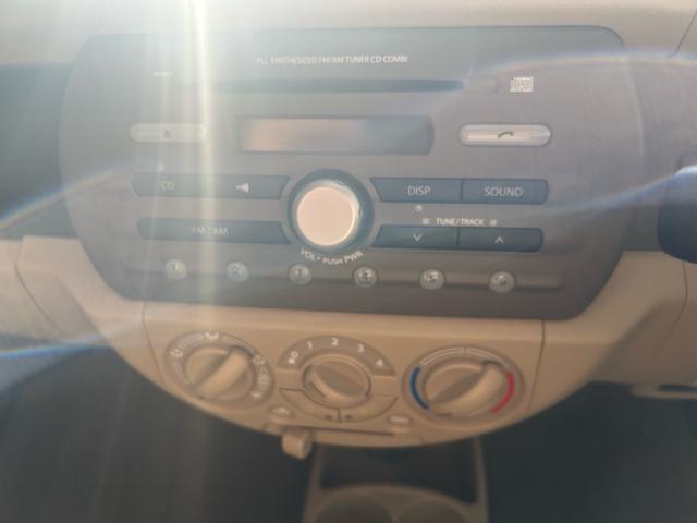 アルト Ｆ　５速マニュアルトランスミッション、電動格納ミラー、パワーウィンドウ、ハロゲン、純正ホイール、キーレス、エアバック、パワーステアリング（13枚目）