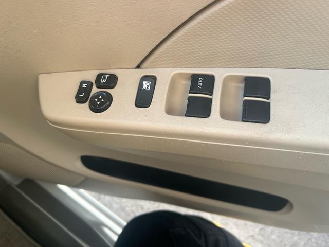 アルト Ｆ　５速マニュアルトランスミッション、電動格納ミラー、パワーウィンドウ、ハロゲン、純正ホイール、キーレス、エアバック、パワーステアリング（18枚目）