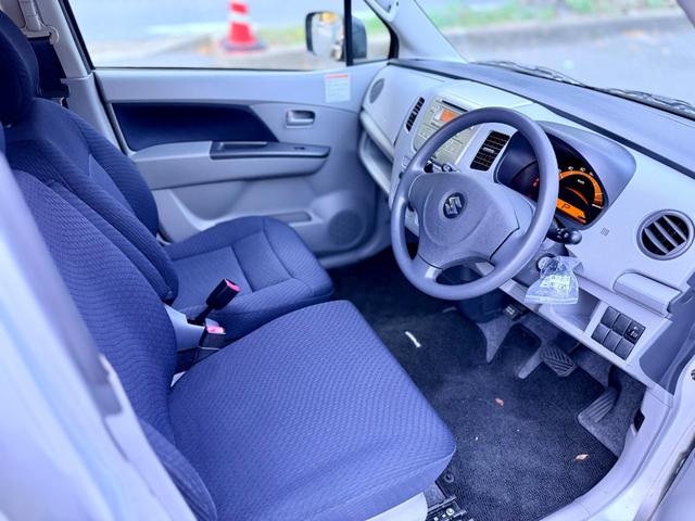 ワゴンＲ 　回転シート／キーレス／純正オーディオ／電動格納ドアミラー／タイミングチェーン車／ヘッドライトレベライザー／フロアマット／ドアバイザー／（4枚目）