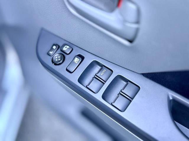 ワゴンＲ 　回転シート／キーレス／純正オーディオ／電動格納ドアミラー／タイミングチェーン車／ヘッドライトレベライザー／フロアマット／ドアバイザー／（6枚目）