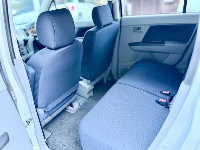 ワゴンＲ 　回転シート／キーレス／純正オーディオ／電動格納ドアミラー／タイミングチェーン車／ヘッドライトレベライザー／フロアマット／ドアバイザー／（17枚目）