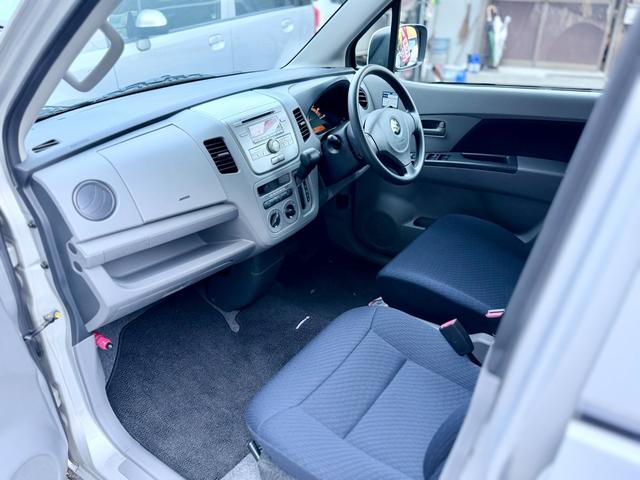 ワゴンＲ 　回転シート／キーレス／純正オーディオ／電動格納ドアミラー／タイミングチェーン車／ヘッドライトレベライザー／フロアマット／ドアバイザー／（19枚目）