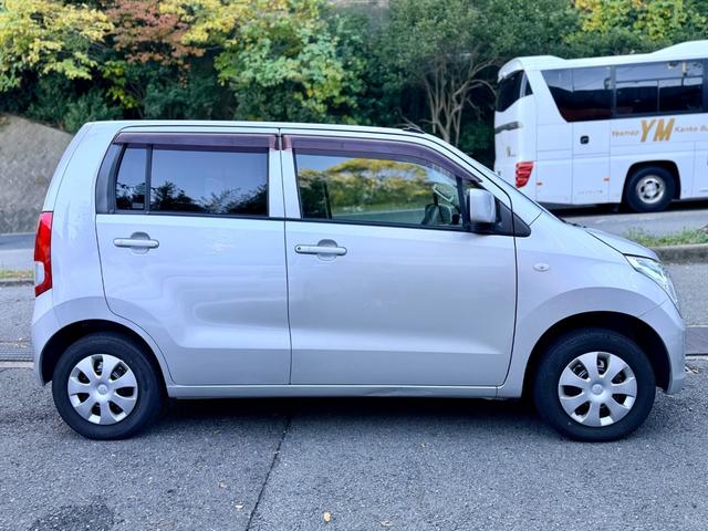 ワゴンＲ 　回転シート／キーレス／純正オーディオ／電動格納ドアミラー／タイミングチェーン車／ヘッドライトレベライザー／フロアマット／ドアバイザー／（24枚目）