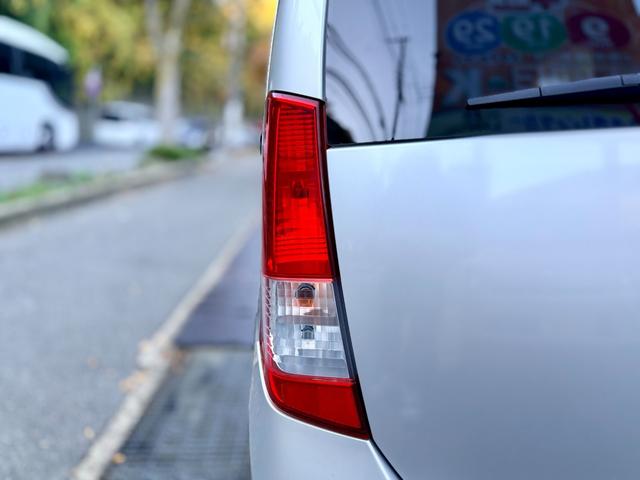 ワゴンＲ 　回転シート／キーレス／純正オーディオ／電動格納ドアミラー／タイミングチェーン車／ヘッドライトレベライザー／フロアマット／ドアバイザー／（27枚目）