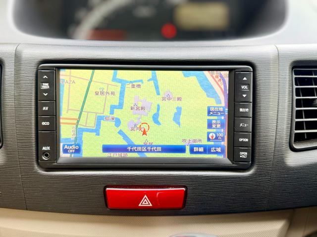 ムーヴ Ｘリミテッド　純正ナビ／ワンセグＴＶ／プッシュスタート／エコアイドル／バックカメラ／ベンチシート／ドアバイザー／タイミングチェーン車／フロアマット／純正アルミ／（6枚目）