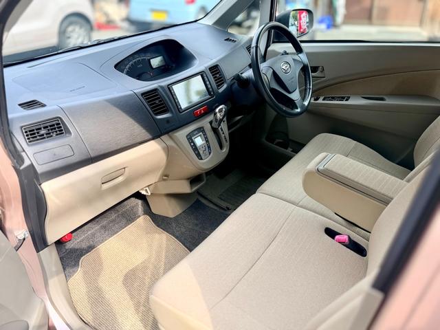 ムーヴ Ｘリミテッド　純正ナビ／ワンセグＴＶ／プッシュスタート／エコアイドル／バックカメラ／ベンチシート／ドアバイザー／タイミングチェーン車／フロアマット／純正アルミ／（8枚目）