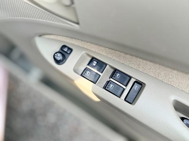 ムーヴ Ｘリミテッド　純正ナビ／ワンセグＴＶ／プッシュスタート／エコアイドル／バックカメラ／ベンチシート／ドアバイザー／タイミングチェーン車／フロアマット／純正アルミ／（19枚目）