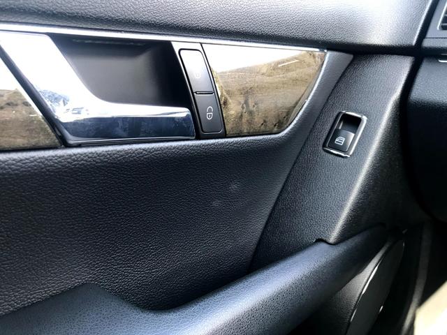 C200コンプレッサー アバンギャルド 正規ディーラー車 修復歴なし 黒革電動シート ETC 17インチアルミホイール HIDヘッドライト 盗難防止装置 CD(33枚目)