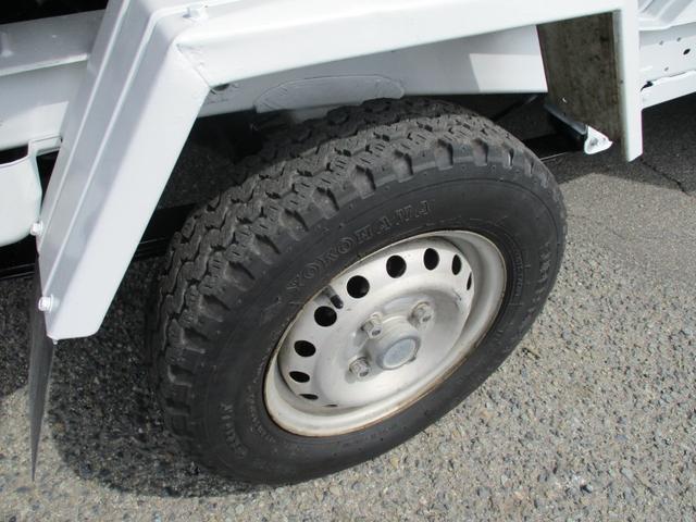 ０．３５トン　軽トラ　土砂禁ダンプ　４ＷＤ　ガソリン　５ＭＴ　ターボ無し　荷寸１８５－１３８－３１　天突き　荷台塗装　ＥＴＣ　バックカメラ　ロープフック　新明和ダンプ　新明和製　新明和　ガソリン車　外寸３３９－１４７－１８０　軽トラダンプ　軽自動車　５速　ＭＴ(24枚目)