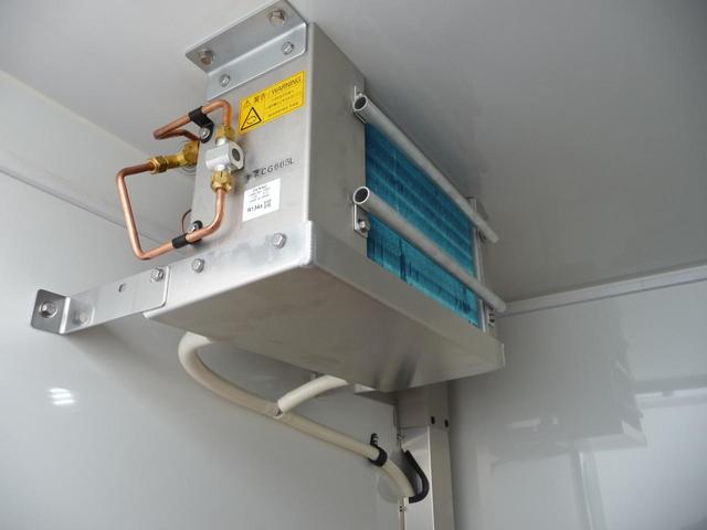 ハイゼットトラック 冷蔵冷凍車-5℃〜+20℃ 片側スライドドア仕様 積載量350kg車線逸脱抑制制御機能・衝突回避支援ブレーキ機能・スマートアシスト・スマートインナーミラー ・バックカメラ・バックドアアンバー&90度ストッパー☆オーバーヘッドシェルフ(23枚目)