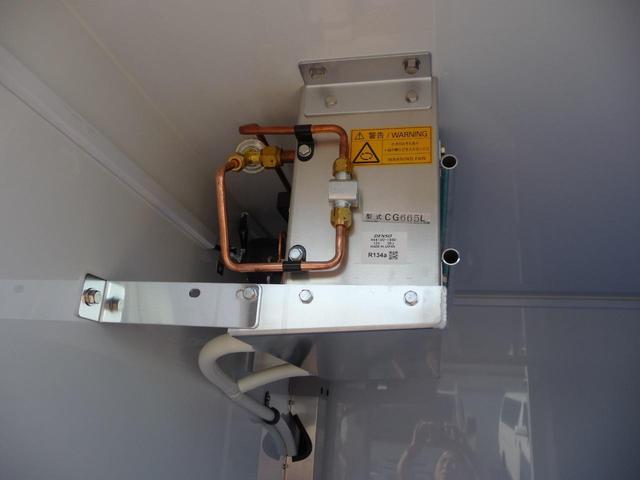 ハイゼットトラック 冷蔵冷凍車-5℃〜+20℃ 片側スライドドア仕様 積載量350kg車線逸脱抑制制御機能・衝突回避支援ブレーキ機能・スマートアシスト・スマートインナーミラー ・バックカメラ・バックドアアンバー&90度ストッパー☆オーバーヘッドシェルフ(24枚目)