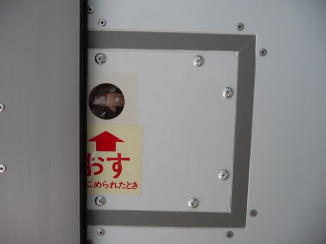 キャリイトラック 　冷凍車－５℃〜＋２０℃設定☆スタンバイ付☆２ＷＡＹ助手席側スライド仕様☆積載量３５０ｋｇ☆スズキセーフティサポート☆デュアルカメラブレーキサポート☆誤発進制御機能☆ブレーキ制御付後方誤発進制御機能（28枚目）