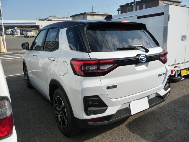 ロッキー プレミアムG HEV パノラマモニターパック☆9インチスマホ連携DA・TV☆スマートアシスト☆シートヒーター☆フルLEDヘッドランプ☆ USBソケット(9枚目)