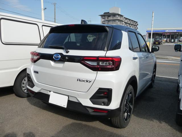 ロッキー プレミアムG HEV パノラマモニターパック☆9インチスマホ連携DA・TV☆スマートアシスト☆シートヒーター☆フルLEDヘッドランプ☆ USBソケット(11枚目)