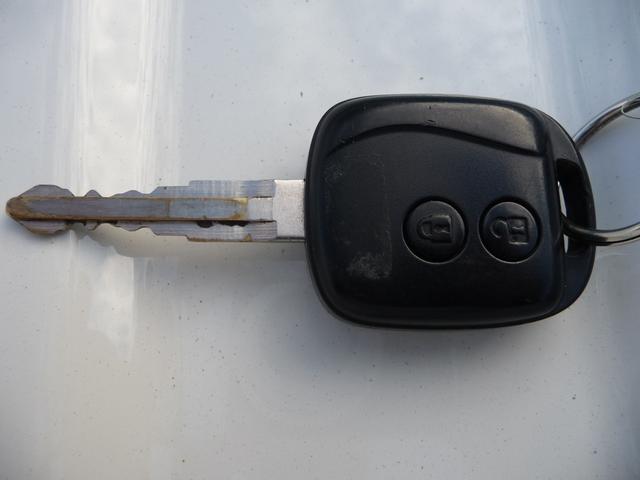 タイタントラック Ｗキャブ低床　積載量１５００ｋｇ☆助手席電動格納ミラー☆キーレス☆アイドリングストップ☆ＥＴＣ☆荷台鉄板張り☆（69枚目）