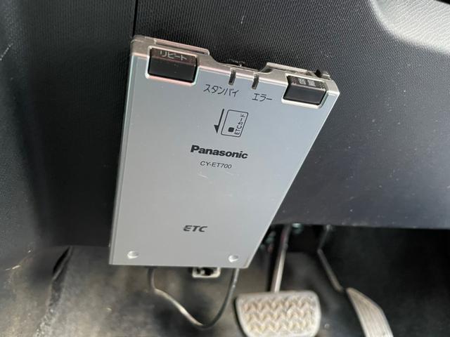 S プッシュスタート シートヒーター 社外ナビ 地デジTV ETC バックカメラ ステアリングリモコン キーレス フォグライト オートライト 走行モード切替 オートエアコン ヘッドライトウォッシャー(22枚目)