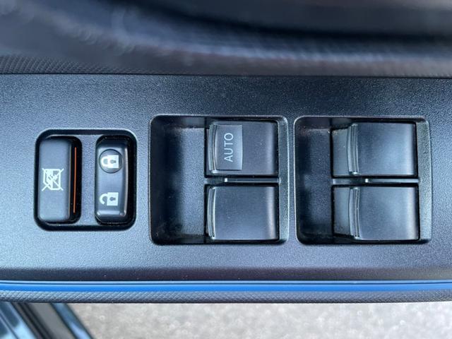 S プッシュスタート シートヒーター 社外ナビ 地デジTV ETC バックカメラ ステアリングリモコン キーレス フォグライト オートライト 走行モード切替 オートエアコン ヘッドライトウォッシャー(28枚目)
