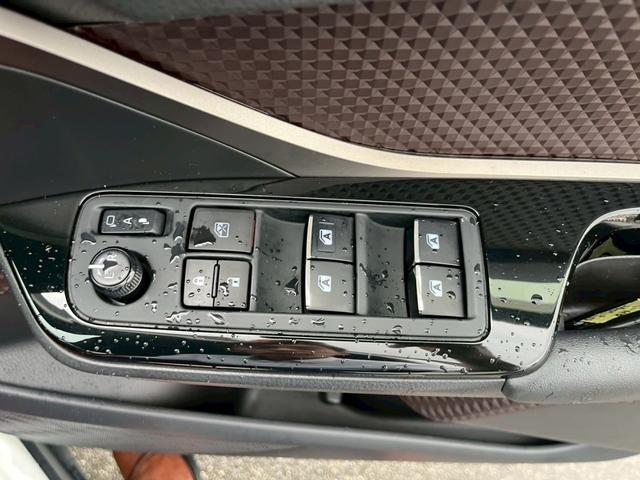 Ｃ－ＨＲ Ｇ　衝突軽減ブレーキ・純正９型ナビ・ブラインドスポットモニター・Ｂｌｕｅｔｏｏｔｈ・バックカメラ・ステアリングスイッチ・クルーズコントロール・ＤＶＤ・ＣＤ・フルセグ・シートヒーター・ＬＥＤヘッドライト（45枚目）