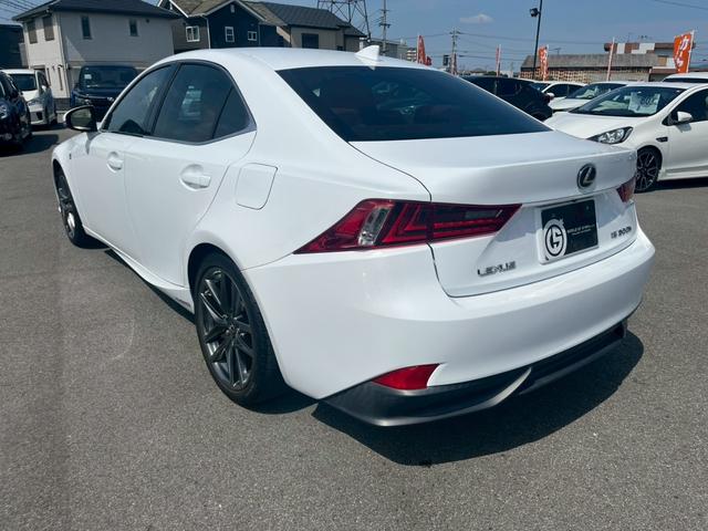 ＩＳ ＩＳ３００ｈ　Ｆスポーツ　サンルーフ・赤革シート・ナビ・Ｂｌｕｅｔｏｏｔｈ・バックカメラ・ステアリングスイッチ・クルーズコントロール・コーナービューカメラ・シートヒーター・パワーシート・パドルシフト・クルーズコントロール（22枚目）