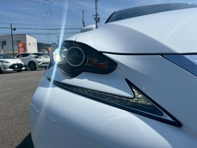 ＩＳ ＩＳ３００ｈ　Ｆスポーツ　サンルーフ・赤革シート・ナビ・Ｂｌｕｅｔｏｏｔｈ・バックカメラ・ステアリングスイッチ・クルーズコントロール・コーナービューカメラ・シートヒーター・パワーシート・パドルシフト・クルーズコントロール（25枚目）