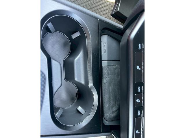 ＵＸ ＵＸ２５０ｈ　Ｆスポーツ　サンルーフ・赤革シート・衝突軽減ブレーキ・パワーバックドア・シートヒーター・ハンドルヒーター・ナビ・Ｂｌｕｅｔｏｏｔｈ・バックカメラ・ステアリングスイッチ・クルーズコントロール・オートハイビーム（32枚目）