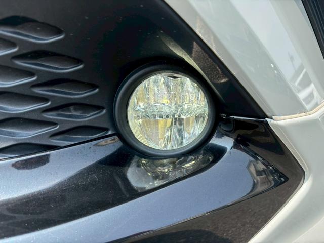 Ｃ－ＨＲ Ｇ　モデリスタフルエアロ付き・Ｂｌｕｅｔｏｏｔｈ・純正９インチナビ・フルセグＴＶ・バックモニター・ＥＴＣ・レザーシート・シートヒーター・ＬＥＤヘットライト・クルーズコントロール・ナノイー・ＤＶＤ・ＣＤ（17枚目）