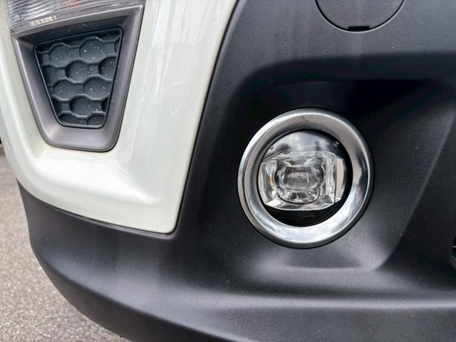 ジープ・レネゲード リミテッド　純正ナビ・Ｂｌｕｅｔｏｏｔｈ・ＥＴＣ・ステアリングヒーター・フルセグＴＶ・バックカメラ・ブラインドスポットモニター・アダブティブクルーズコントロール・パワーシート・シートヒーター・スマートキー（18枚目）