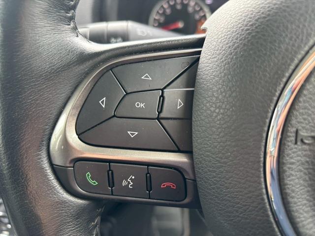 ジープ・レネゲード リミテッド　純正ナビ・Ｂｌｕｅｔｏｏｔｈ・ＥＴＣ・ステアリングヒーター・フルセグＴＶ・バックカメラ・ブラインドスポットモニター・アダブティブクルーズコントロール・パワーシート・シートヒーター・スマートキー（29枚目）