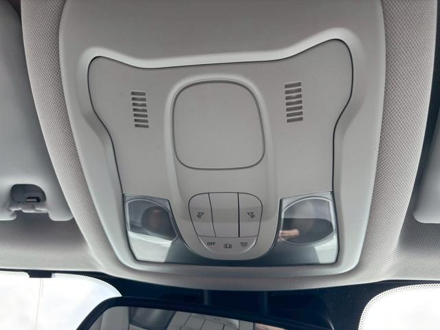 ジープ・レネゲード リミテッド　純正ナビ・Ｂｌｕｅｔｏｏｔｈ・ＥＴＣ・ステアリングヒーター・フルセグＴＶ・バックカメラ・ブラインドスポットモニター・アダブティブクルーズコントロール・パワーシート・シートヒーター・スマートキー（40枚目）