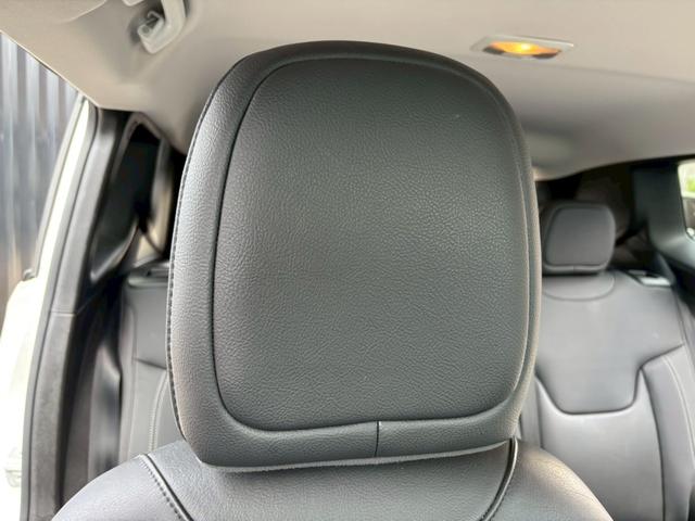 ジープ・レネゲード リミテッド　純正ナビ・Ｂｌｕｅｔｏｏｔｈ・ＥＴＣ・ステアリングヒーター・フルセグＴＶ・バックカメラ・ブラインドスポットモニター・アダブティブクルーズコントロール・パワーシート・シートヒーター・スマートキー（44枚目）