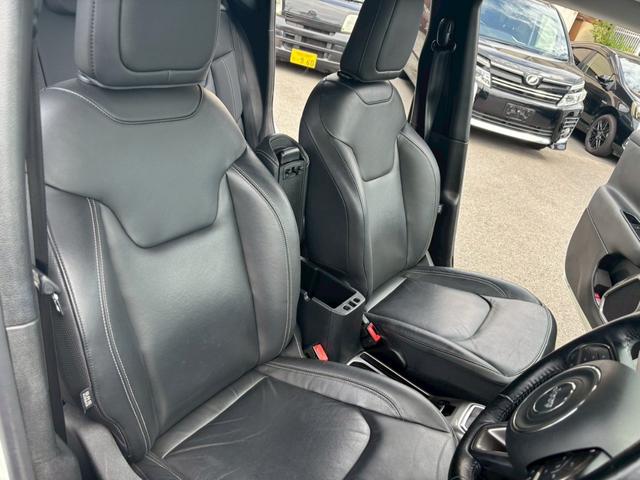 ジープ・レネゲード リミテッド　純正ナビ・Ｂｌｕｅｔｏｏｔｈ・ＥＴＣ・ステアリングヒーター・フルセグＴＶ・バックカメラ・ブラインドスポットモニター・アダブティブクルーズコントロール・パワーシート・シートヒーター・スマートキー（49枚目）