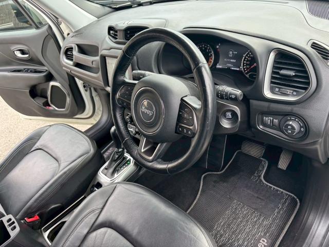 ジープ・レネゲード リミテッド　純正ナビ・Ｂｌｕｅｔｏｏｔｈ・ＥＴＣ・ステアリングヒーター・フルセグＴＶ・バックカメラ・ブラインドスポットモニター・アダブティブクルーズコントロール・パワーシート・シートヒーター・スマートキー（50枚目）