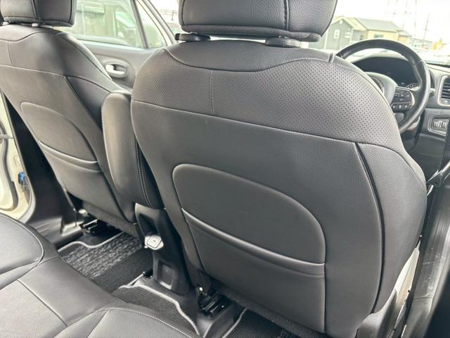 ジープ・レネゲード リミテッド　純正ナビ・Ｂｌｕｅｔｏｏｔｈ・ＥＴＣ・ステアリングヒーター・フルセグＴＶ・バックカメラ・ブラインドスポットモニター・アダブティブクルーズコントロール・パワーシート・シートヒーター・スマートキー（52枚目）