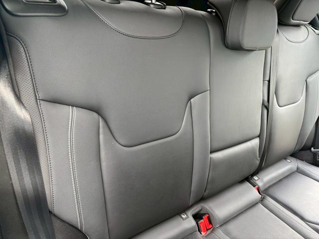 ジープ・レネゲード リミテッド　純正ナビ・Ｂｌｕｅｔｏｏｔｈ・ＥＴＣ・ステアリングヒーター・フルセグＴＶ・バックカメラ・ブラインドスポットモニター・アダブティブクルーズコントロール・パワーシート・シートヒーター・スマートキー（54枚目）