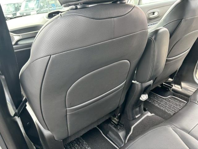 ジープ・レネゲード リミテッド　純正ナビ・Ｂｌｕｅｔｏｏｔｈ・ＥＴＣ・ステアリングヒーター・フルセグＴＶ・バックカメラ・ブラインドスポットモニター・アダブティブクルーズコントロール・パワーシート・シートヒーター・スマートキー（66枚目）