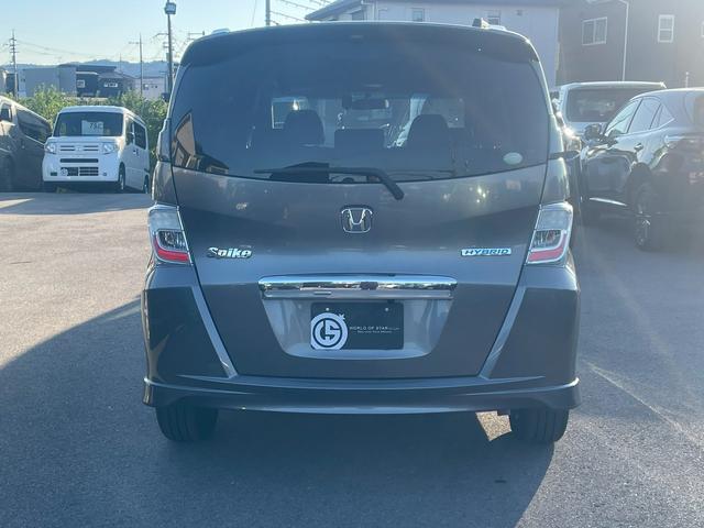 フリードスパイクハイブリッド ハイブリッド　車両品質評価書付・Ｋｅｎｗｏｏｄフローティングナビ・バックカメラ・Ｂｌｕｅｔｏｏｔｈ・ＤＶＤ・ＣＤ・ＥＴＣ・フルセグ・オートエアコン・両側スライドドア・社外アルミホイール・横滑り防止（14枚目）