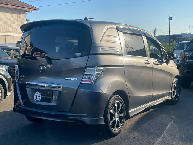 フリードスパイクハイブリッド ハイブリッド　車両品質評価書付・Ｋｅｎｗｏｏｄフローティングナビ・バックカメラ・Ｂｌｕｅｔｏｏｔｈ・ＤＶＤ・ＣＤ・ＥＴＣ・フルセグ・オートエアコン・両側スライドドア・社外アルミホイール・横滑り防止（15枚目）