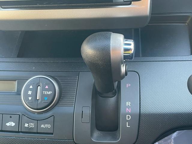 フリードスパイクハイブリッド ハイブリッド　車両品質評価書付・Ｋｅｎｗｏｏｄフローティングナビ・バックカメラ・Ｂｌｕｅｔｏｏｔｈ・ＤＶＤ・ＣＤ・ＥＴＣ・フルセグ・オートエアコン・両側スライドドア・社外アルミホイール・横滑り防止（30枚目）