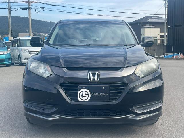 ヴェゼル ハイブリッド 純正ナビ・Bluetooth・パドルシフト・クルーズコントロール・ETC・TV・DVD・CD・ステアリングスイッチ・プッシュスタート・オートエアコン・横滑り防止・盗難防止装置・ABS・スマートキー(9枚目)