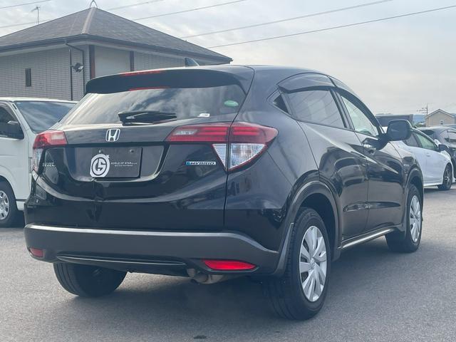 ヴェゼル ハイブリッド 純正ナビ・Bluetooth・パドルシフト・クルーズコントロール・ETC・TV・DVD・CD・ステアリングスイッチ・プッシュスタート・オートエアコン・横滑り防止・盗難防止装置・ABS・スマートキー(12枚目)